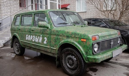 Организации Северодвинска передали автомобиль бойцам СВО
