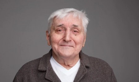 «Я ловлю кайф, когда людям хорошо»: отцу-основателю Архангельского молодежного театра исполнилось 85 лет