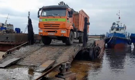 «ЭкоИнтегратор» начал вывозить отходы с островов Архангельска с первыми паромами