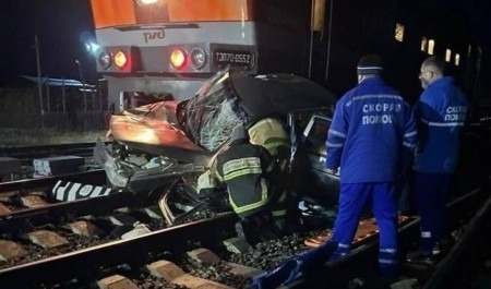 В Архангельской области поезд «Воркута — Москва» столкнулся с автомобилем