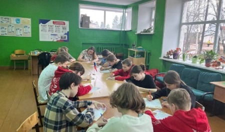 Юные жители Архангельской области продолжают оказывать помощь участникам СВО