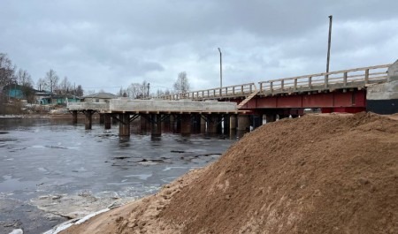 Продолжается капремонт мостового перехода через реку Вонгуда в Онежском районе