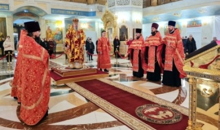 Митрополит Корнилий в канун Антипасхи совершил всенощное бдение в Архангельске