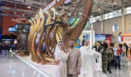 Пара из Северодвинска сыграла свадьбу в поморских традициях на выставке «Россия»