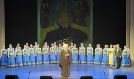 Митрополит Корнилий посетил Пасхальный концерт в Архангельске 