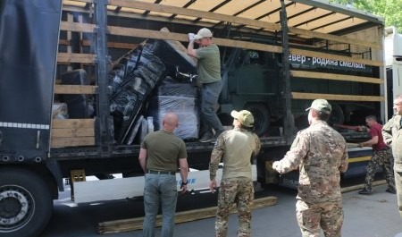 Гуманитарный конвой из Архангельска доставил в Мелитополь "буханки"