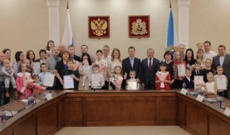 В Архангельской области отметили лучшие семьи