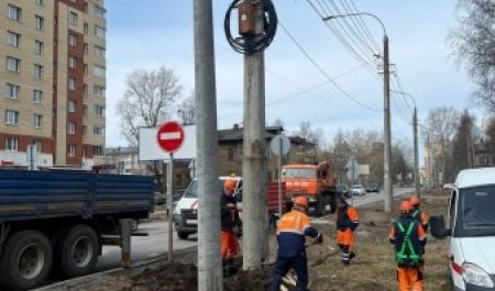 В Архангельске идет интенсивная замена опор уличного освещения