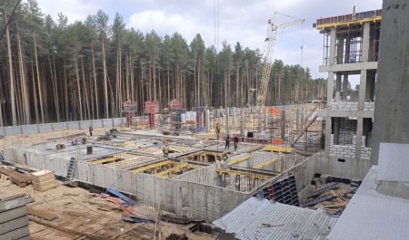 В деревне Горка Муравьевская Вельского района продолжается строительство школы