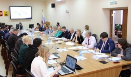 Архангельские депутаты начали подготовку к предстоящей майской сессии 