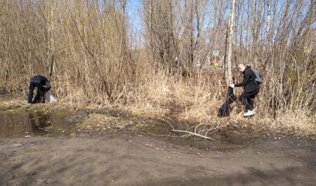 Осужденные к принудработам чистят Архангельск