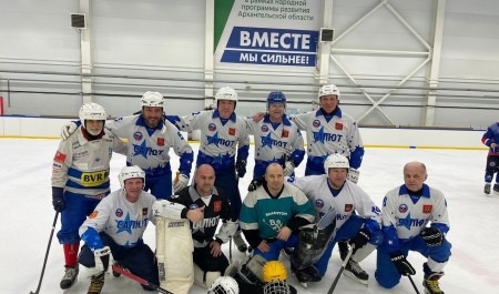 Команда Котласа – победитель турнира среди ветеранов по мини-хоккею