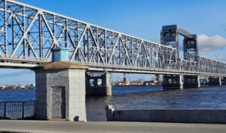 Северодвинский мост в Архангельске откроют уже сегодня в полночь