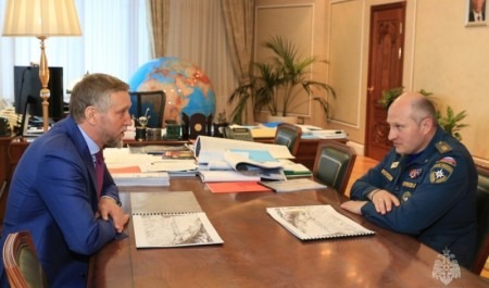 Готовность Ненецкого автономного округа к весеннему паводку обсудили Министр Александр Куренков и глава региона Юрий Бездудный