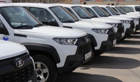 Больницы Архангельской области получили ключи от 20 новых автомобилей