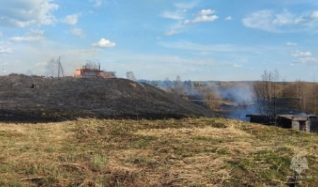 Уничтожением деревни в Верхнетоемском округе заинтересовались сотрудники МЧС России 