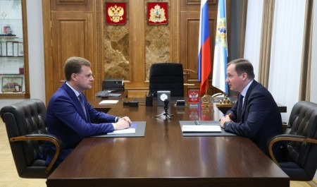 Алексей Чекунков и Александр Цыбульский провели рабочую встречу в Архангельске