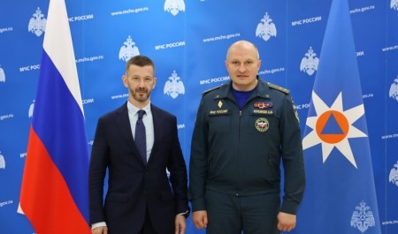 Глава МЧС России и губернатор Чукотского АО обсудили развитие системы предупреждения и ликвидации чрезвычайных ситуаций в регионе