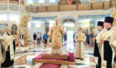 Митрополит Корнилий 15 июня совершил всенощное бдение в Архангельске