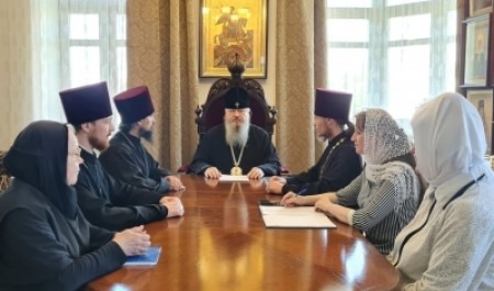 Митрополит Корнилий возглавил совещание с сотрудниками епархиального управления 