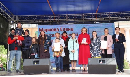 На фестивале «Белый июнь» наградили самые читающие семьи Поморья
