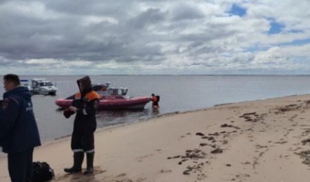 Подросток во время шторма выпал из лодки в Белом море: его до сих пор не нашли