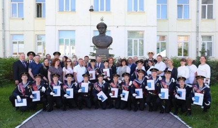 В доброе плавание: в школах Архангельской области проходят выпускные торжества