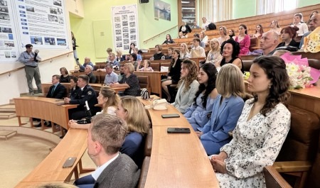 В Архангельске вручили аттестаты выпускникам эколого-биологического лицея