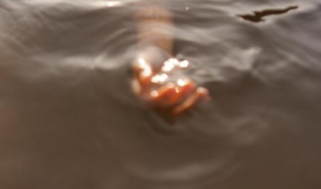 Нырнул в реку пьяным: в Архангельской области во время купания утонул мужчина