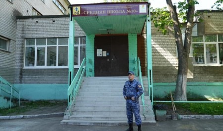 В Архангельске росгвардейцы обеспечивают охрану общественного порядка на выпускных