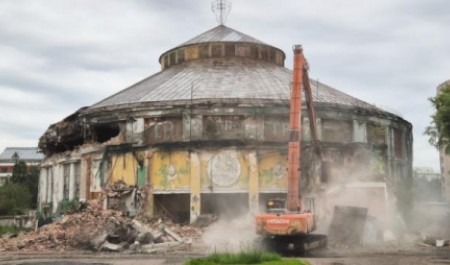 Цирк исчез, а память осталась: в Архангельске начали сносить историческое здание 