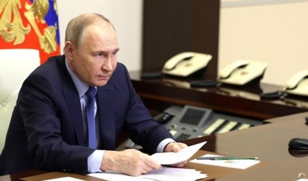 Владимир Путин подписал закон о возврате семи процентов НДФЛ семьям с детьми