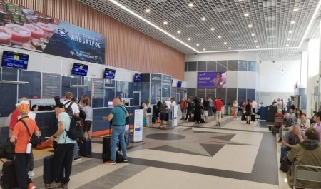 Самолет Архангельск — Санкт-Петербург вернулся в аэропорт вылета