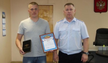 Молодой охранник из Архангельска спас старушку от мошенников