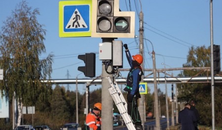 В Архангельске продолжают модернизировать светофоры, наделяя их искусственным интеллектом