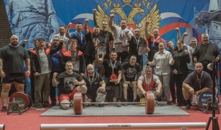 В Архангельске определили чемпионов области по пауэрлифтингу