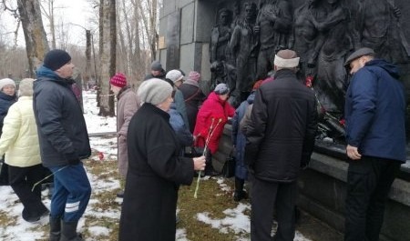 "Левые" Архангельска поздравили всех с годовщиной Октябрьского переворота