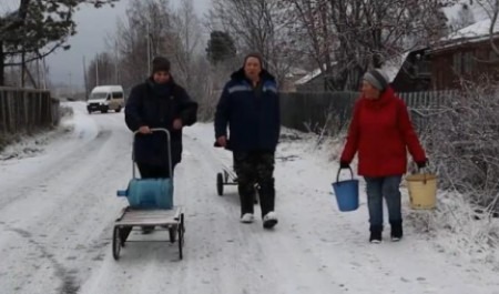 В архангельской деревне люди вынуждены пить дождевую воду из-за ошибки чиновников