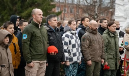 В Коряжме военнослужащие отряда спецназначения «Ратник» Росгвардии дали старт акции «Память сильнее времени»