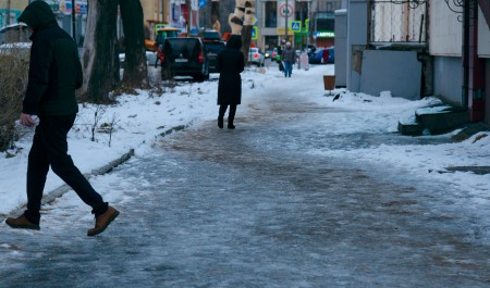 Будьте осторожны: в Архангельске гололед