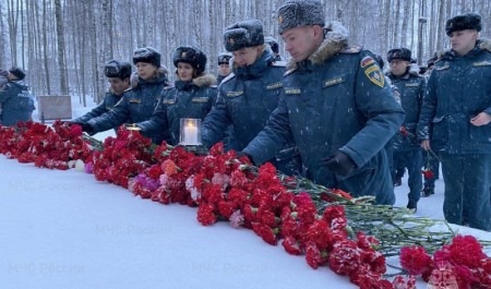 МЧС России доставило частицу Вечного огня в Ханты-Мансийск