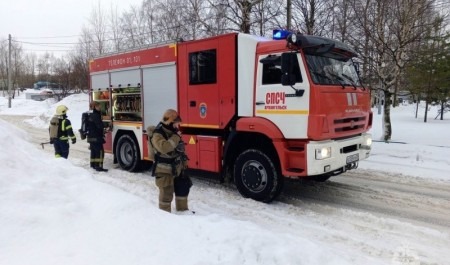 В Архангельске сотрудники МЧС России провели пожарно-тактическое занятие на объекте с массовым пребыванием людей