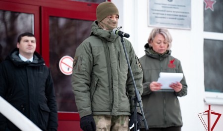 Офицер Росгвардии принял участие в митинге, посвященном старту мероприятий Года защитника Отечества в Архангельске