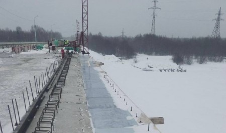 В Каргопольском округе дорожники готовят поверхность под усиление главных балок моста через Онегу