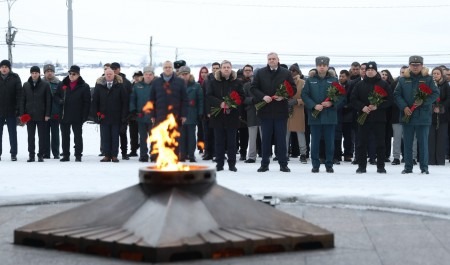 В Архангельске в рамках опытно-исследовательских учений «Безопасная Арктика – 2025» почтили память погибших воинов