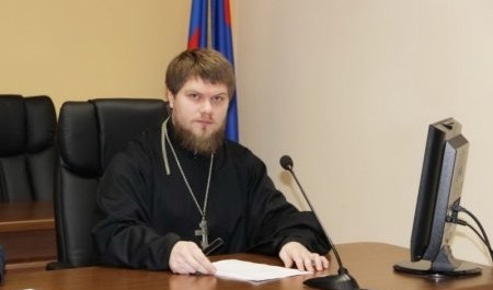 Отец Михаил окормляет колонию-поселение в Талагах