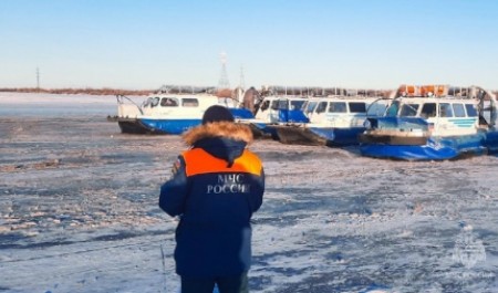 Спасaтели МЧС России напоминают об опасности выхода на тонкий лед