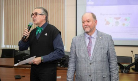 Профессор САФУ прочитал в Ярославле лекцию о переводческом мышлении Профессор САФУ прочитал в Ярославле лекцию о переводческом мышлении