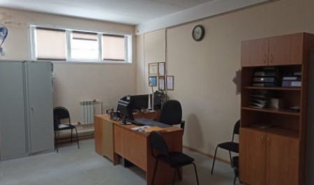 Инспектор колонии из Коноши эксплуатировал труд заключенного