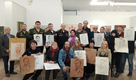 В Архангельске прошла культурная акция "Портреты героев" В Архангельске прошла культурная акция "Портреты героев"